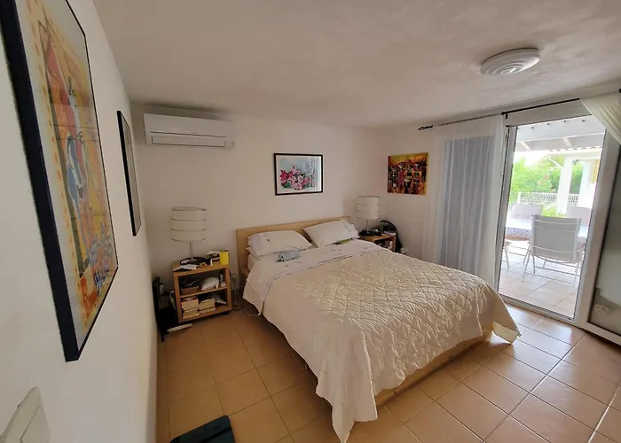 Villa Belle Maison Spacieuse Et Traversante, Climatisee, Wifi, Vue Reserve, 6-8 Couchages A Lrcs91 *